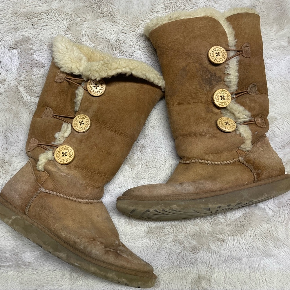 UGG Boots Triple Button Chestnut